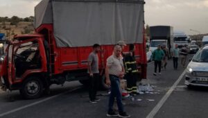 diyarbakir mardin karayolunda feci kaza 14 yarali LH9gANQr.jpg