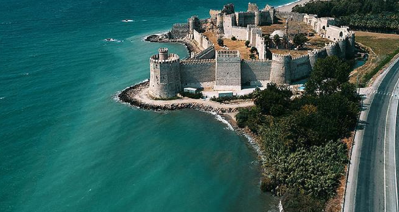 Türkiye’nin Tarihi Gözbebeği: 39 Kulesi ile Mamure Kalesi