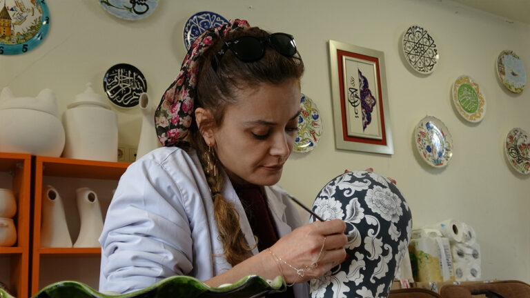 bu-bir-basarinin-oykusudur-kursiyer-olarak-girdi-egitmen-olarak-cikti-IqjaB5BG