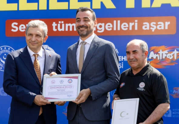 manavgatta-engelsiz-donusum-tescillendi-halk-lokantasina-anlamli-odul-rQPlw2DF